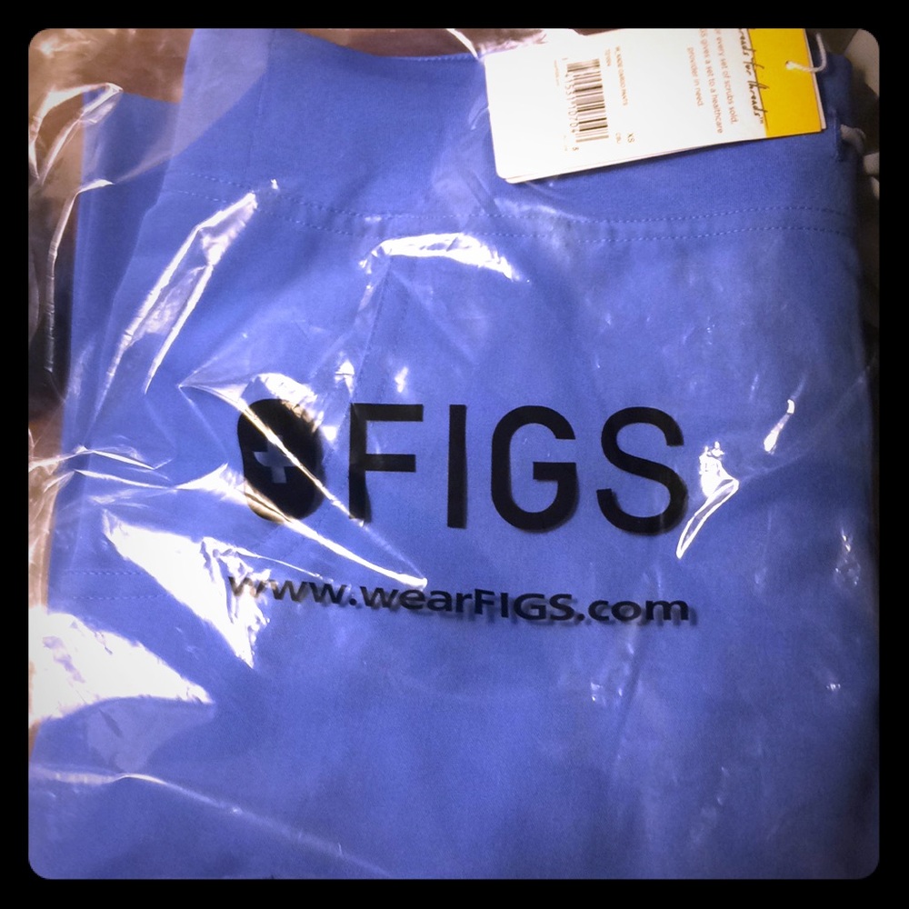 Figs kade cargo brand new. Ceil blue